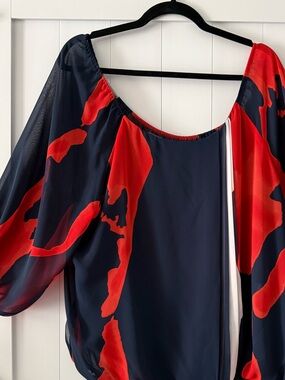 Vince Camuto Navy Blouse with Red Abstract Print